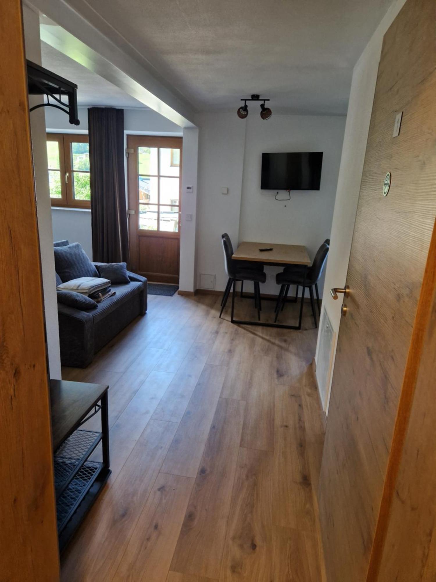 Nicky Apartments And Studios 니데라우 외부 사진